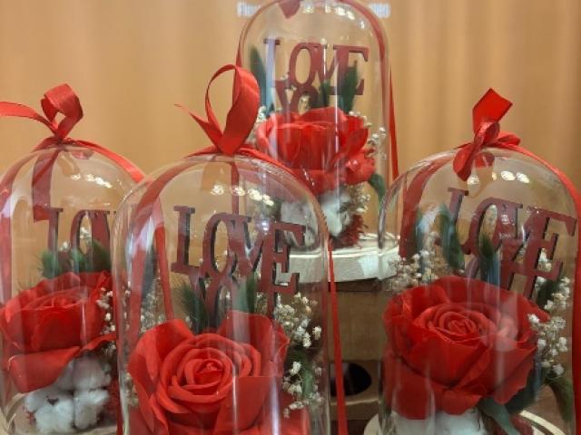 Cloches de rose rouge