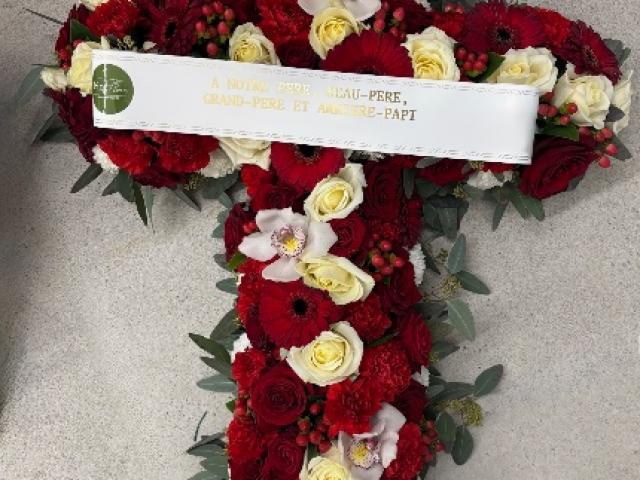 Croix fleurie (composition de deuil)